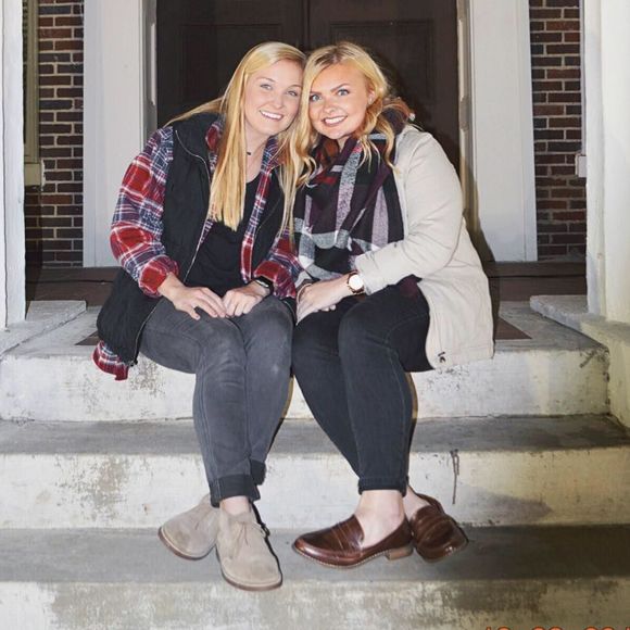 Meet your Posher, Pamela - Picture 1 of 1